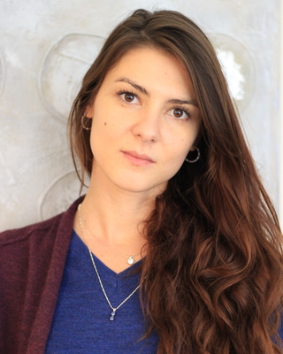 Photo of Julia Zheretiy, Registered Psychotherapist