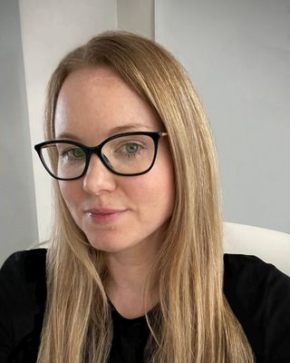 Photo of Julie Thomason - Julie Thomason & Associates, Registered Clinical Counsellor, BFA, MACP, RCC-ACS