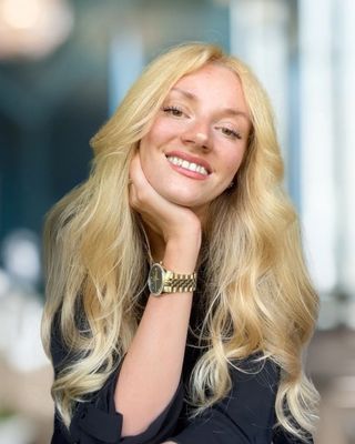 Photo of Kayleigh Adams, Psychotherapist, MSc, MBACP