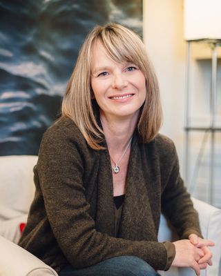 Photo of Karen Fabian, Psychologist in Calgary, AB