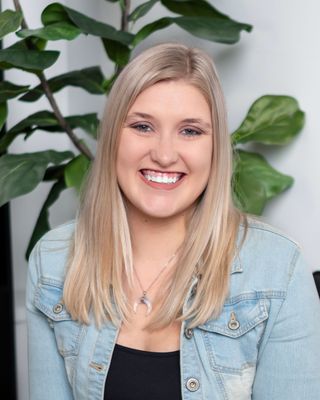 Photo of Halle Schelb, Licensed Professional Clinical Counselor, LPCC-S
