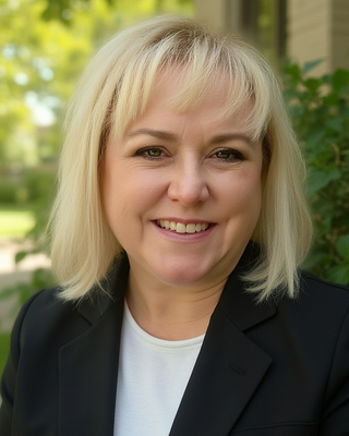 Photo of Nikki Ruoss, Psychiatric Nurse Practitioner, MSN, APRN, PMHNP