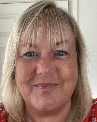 Photo of Helen Simpkin, Psychotherapist, MSc, MNCPS Acc.