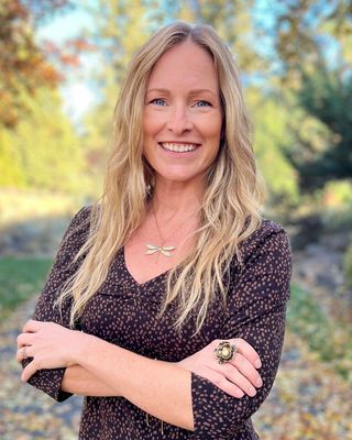 Photo of MacKenzie Richardson - Rhythm Integrative Psychiatry, Psychiatric Nurse Practitioner, PMHNP
