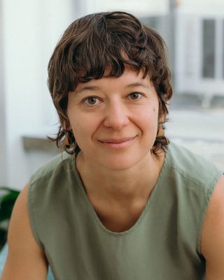 Photo of Jen Harvey, Pre-Licensed Professional, BFA, SEP, RST