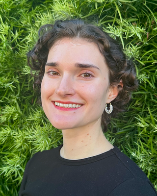 Photo of Kendra Lewis, Associate Clinical Social Worker, ASW, IFS, DBT