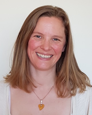 Photo of Fe Robinson, Psychotherapist, MUKCP