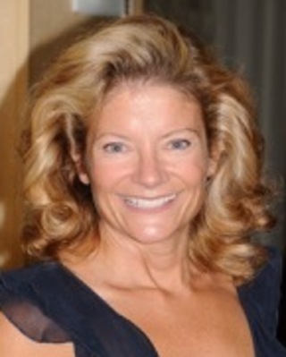 Photo of Elizabeth Clay Doxey, Licensed Clinical Mental Health Counselor in Wilmington, NC