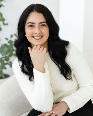 Photo of Amanda Lazenis, Registered Psychotherapist (Qualifying)