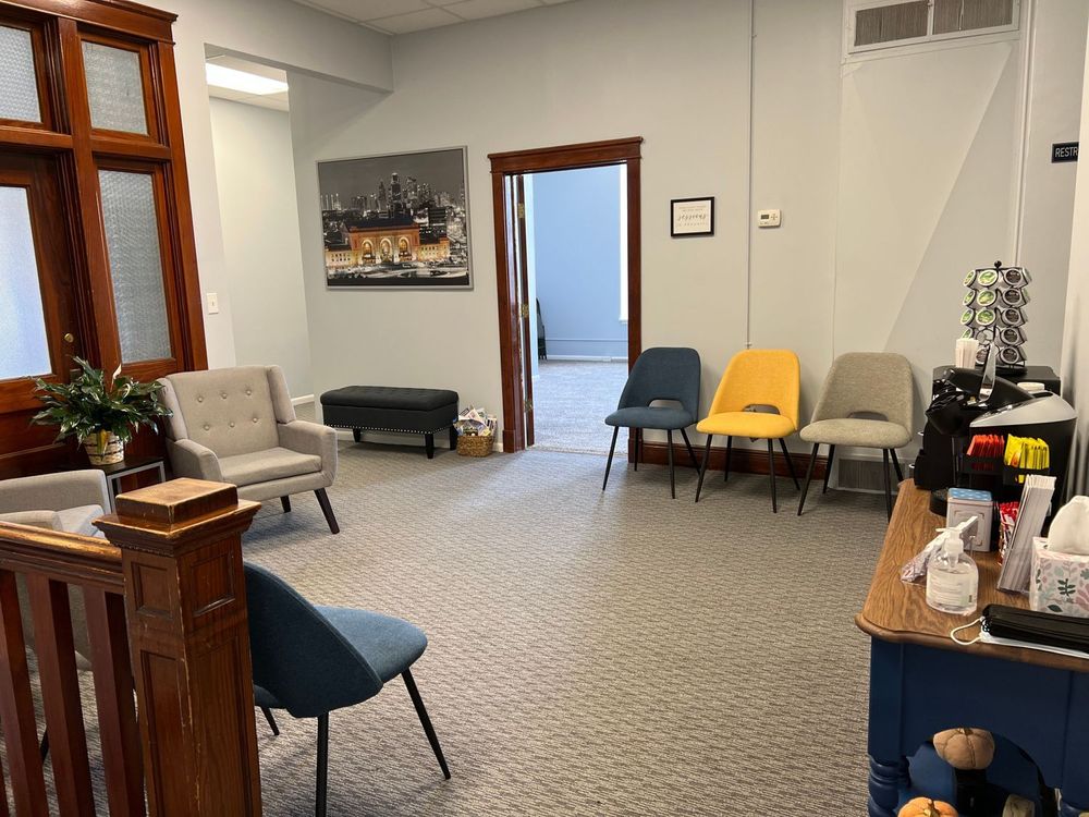 Relax in our waiting area with complimentary tea and coffee. Make yourself comfortable while you wait for your therapy session.