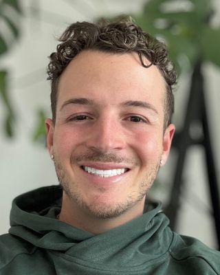 Photo of Kameron Kaveh, Marriage & Family Therapist, MA, LMFT