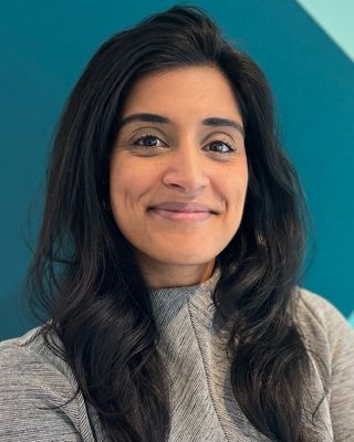 Photo of Henna Lakhani, Pre-Licensed Professional in South Loop, Chicago, IL