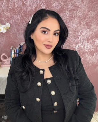 Photo of Muzna Khan, Clinical Social Work/Therapist, PsyD