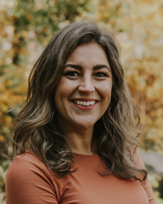 Photo of Annie Hodgins, Marriage & Family Therapist, MS, LMFT