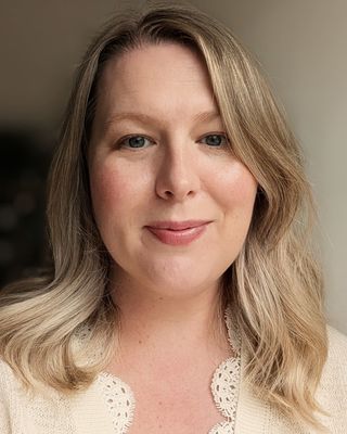 Photo of Lisa Reynolds - Dr Lisa Reynolds, Clinical Psychologist, Psychologist, HCPC - Clin. Psych.