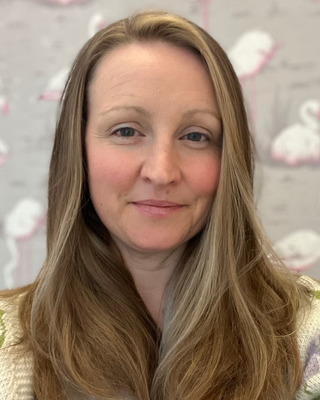 Photo of Kelly Lowe, Counsellor, MBACP