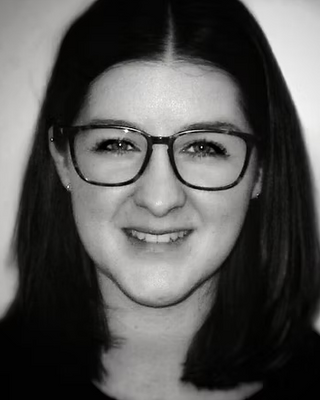 Photo of Dr Harriet Challoner, Psychologist, DCounsPsych, HCPC - Couns. Psych.