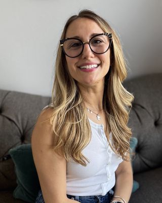 Photo of Jennifer Della Valle - The WellNest, Jennifer Della Valle, Art Therapist, LCAT, ATR-BC