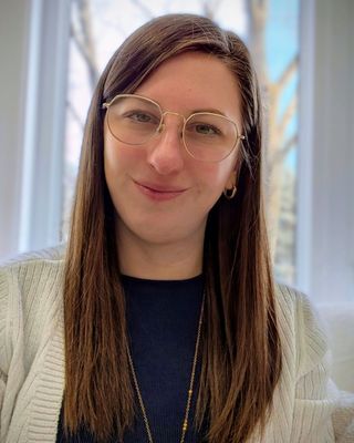 Photo of Erin Wiles, Registered Psychotherapist (Qualifying), BA, MA