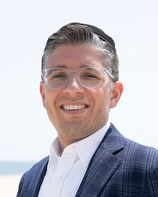 Photo of Isaac V Setton, Counselor, LMHC, LPC, CASAC
