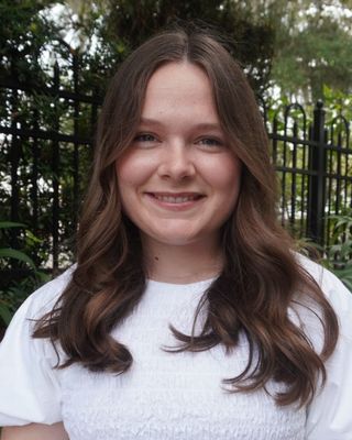 Photo of Lauren Hunt, Registered Mental Health Counselor Intern, MA, RMHCI