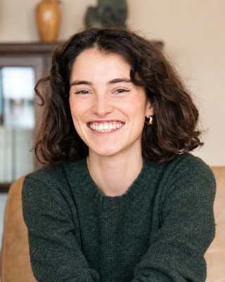 Photo of Isobel McDonald, Registered Psychotherapist (Qualifying)