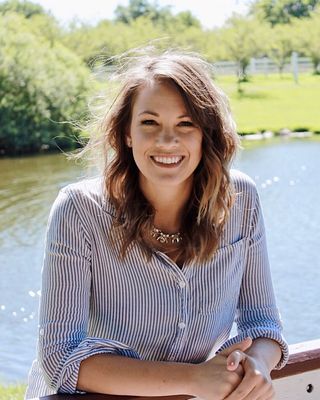 Photo of Annie Milholland, Clinical Social Work/Therapist, LISW, MSW