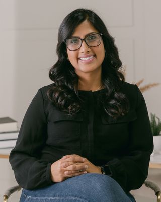 Photo of Agalya Ratnarajah-Gonsalves, Registered Social Worker, BSW, MSW, RSW