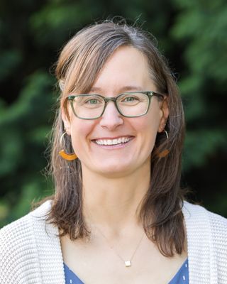 Photo of Jen Dieringer, Clinical Social Work/Therapist, LICSW, CMHS, PMH-C