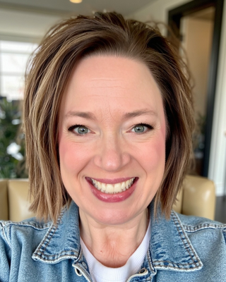 Photo of Cindy Austin Lineberger - Cindy Lineberger, LCSW | Women's Anxiety Expert, Clinical Social Work/Therapist, LCSW, CIMPH, CMIP