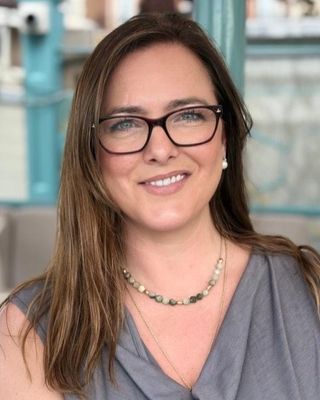 Photo of Freddie Louise Bicker, Counsellor, MBACP