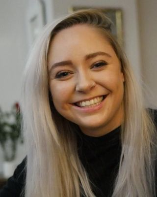Photo of Samantha Wallace