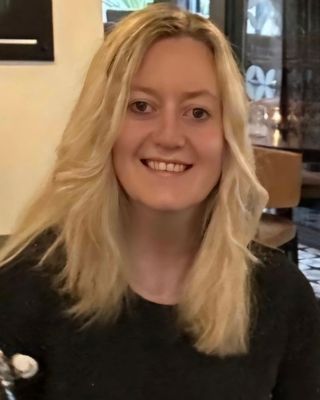 Photo of Cindy Knapton - Cindy Knapton CBT, Psychotherapist, MSc, MBABCP