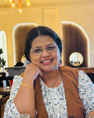 Photo of Sumona Das, LPC-R, MA, MBA, BSc