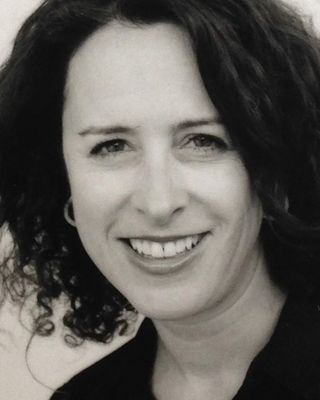 Photo of Susie McLinden, Psychotherapist in London, England