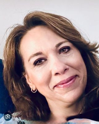 Photo of Mariam Holt, Marriage & Family Therapist, MA, LMFT