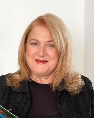 Photo of Ellie Lawrence, General Counsellor, BSocSci Hons