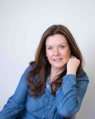 Photo of Dr Paula Byrne, Psychotherapist, PhD, MUKCP