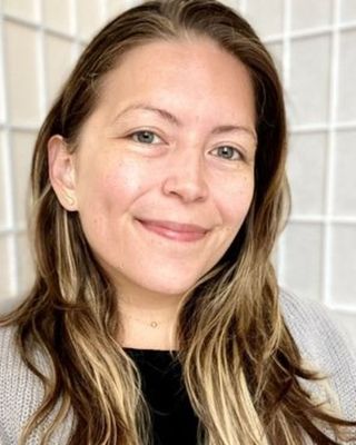 Photo of Erika Alcalde, Marriage & Family Therapist Associate, AMFT