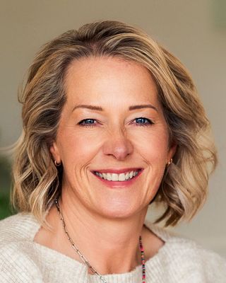 Photo of Sarah Hopton, Psychotherapist, MSc, MBACP Accred