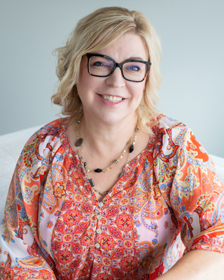 Photo of Julie Curley, Psychologist in Edmonton, AB