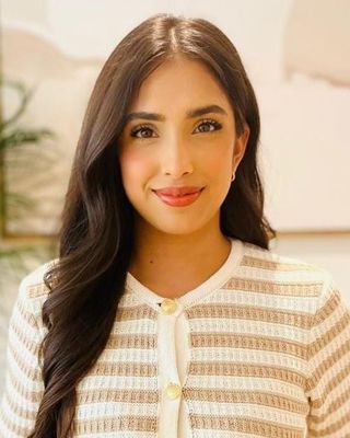 Photo of Sanah Younis, Psychotherapist, MBABCP