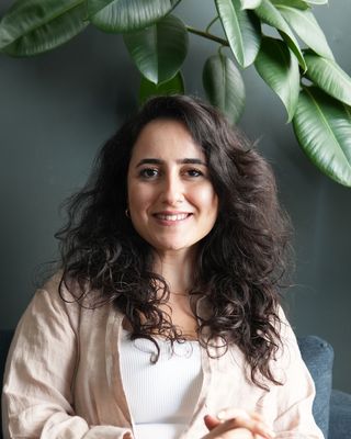 Photo of Selen Ozbek, MSc, GMBPsS, Psychologist