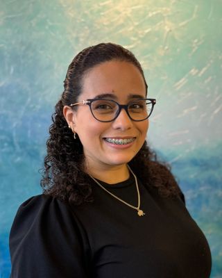 Photo of Neli Dryer, LCSW Associate, MSW, LCSWA