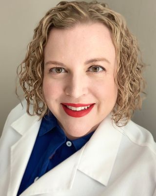 Photo of Heather Robertson, Psychiatric Nurse Practitioner, DNP, PMHNP