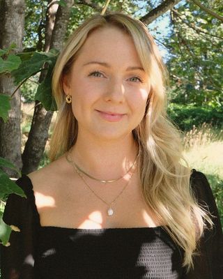 Photo of Sit with Mia Psychotherapy, Counsellor in Nanaimo, BC
