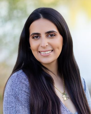 Photo of Veronica Pecchia, Registered Psychotherapist (Qualifying), BA, MACP