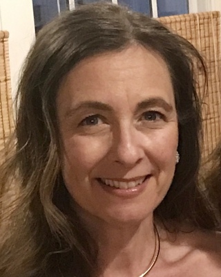 Photo of Elyssa Kahn, Psychologist in Chatham, NJ
