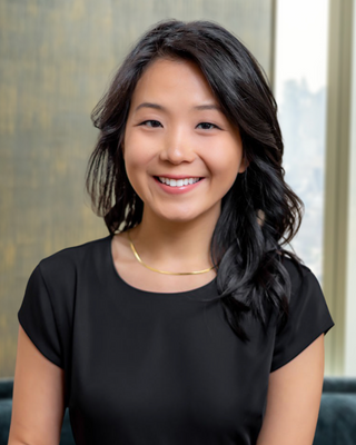 Photo of Dr. Maxine Zhou, Psychiatrist