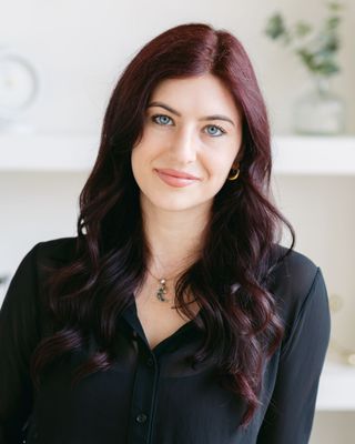 Photo of Sara Mancuso, Registered Psychotherapist, MACP, EMDR, CCTP-II, HBASc